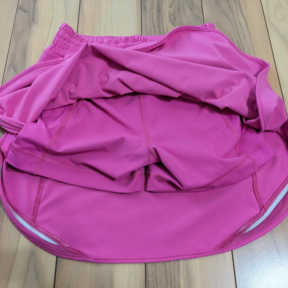 EUC! Lululemon Hotty Hot Skirt In Bright Pink Size 4 - Picture 14 of 14
